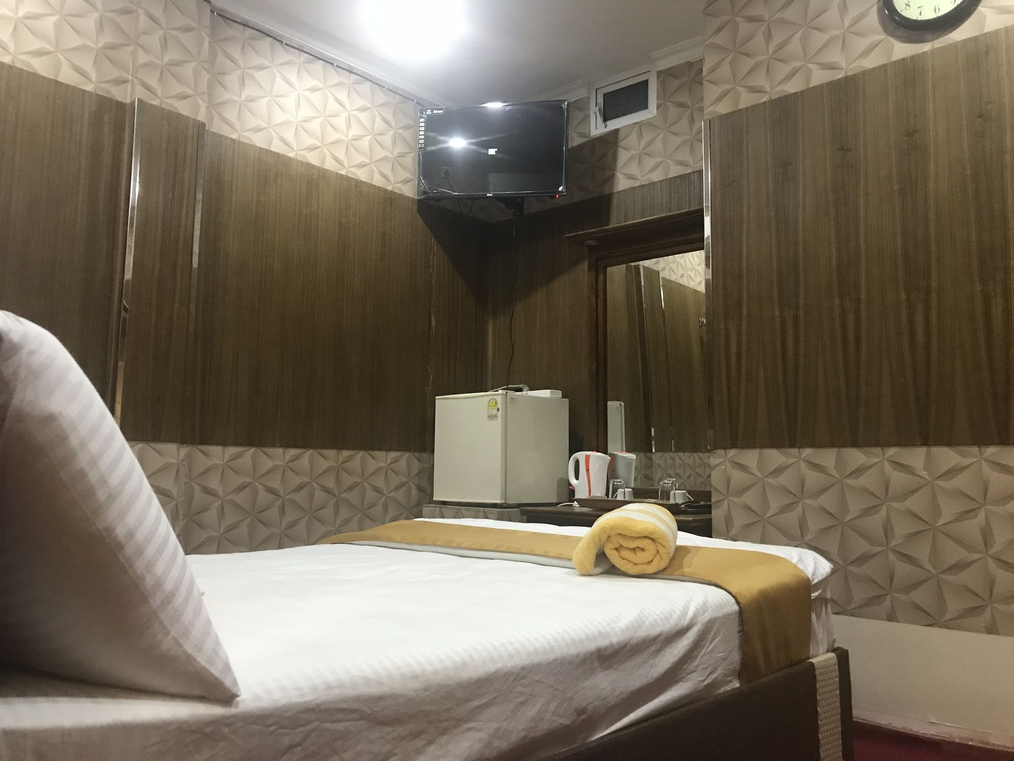 Hotel Oyo 112 Al Manaal Residency Colombo Esterno foto