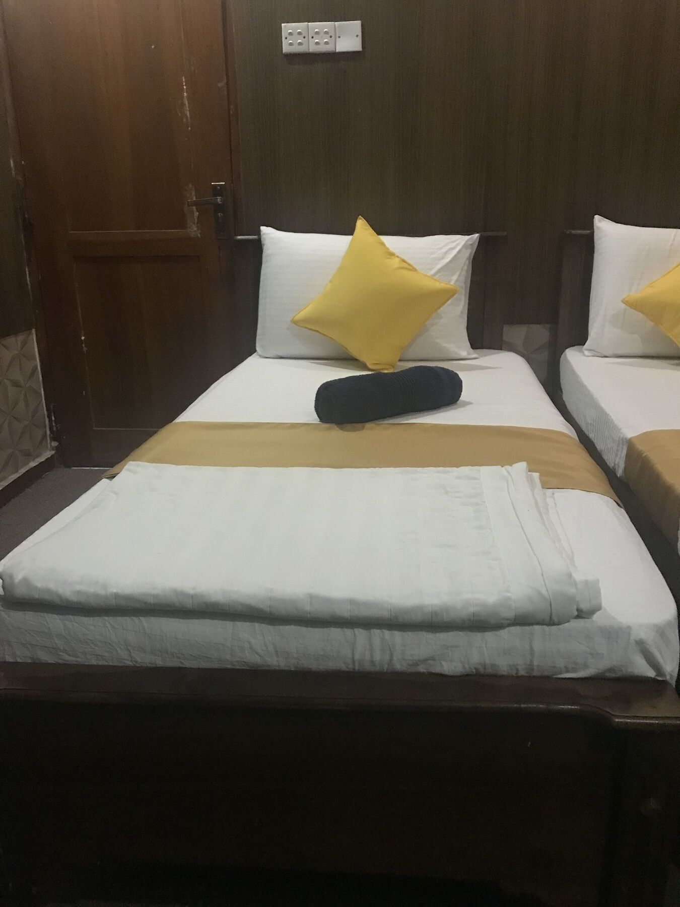 Hotel Oyo 112 Al Manaal Residency Colombo Esterno foto