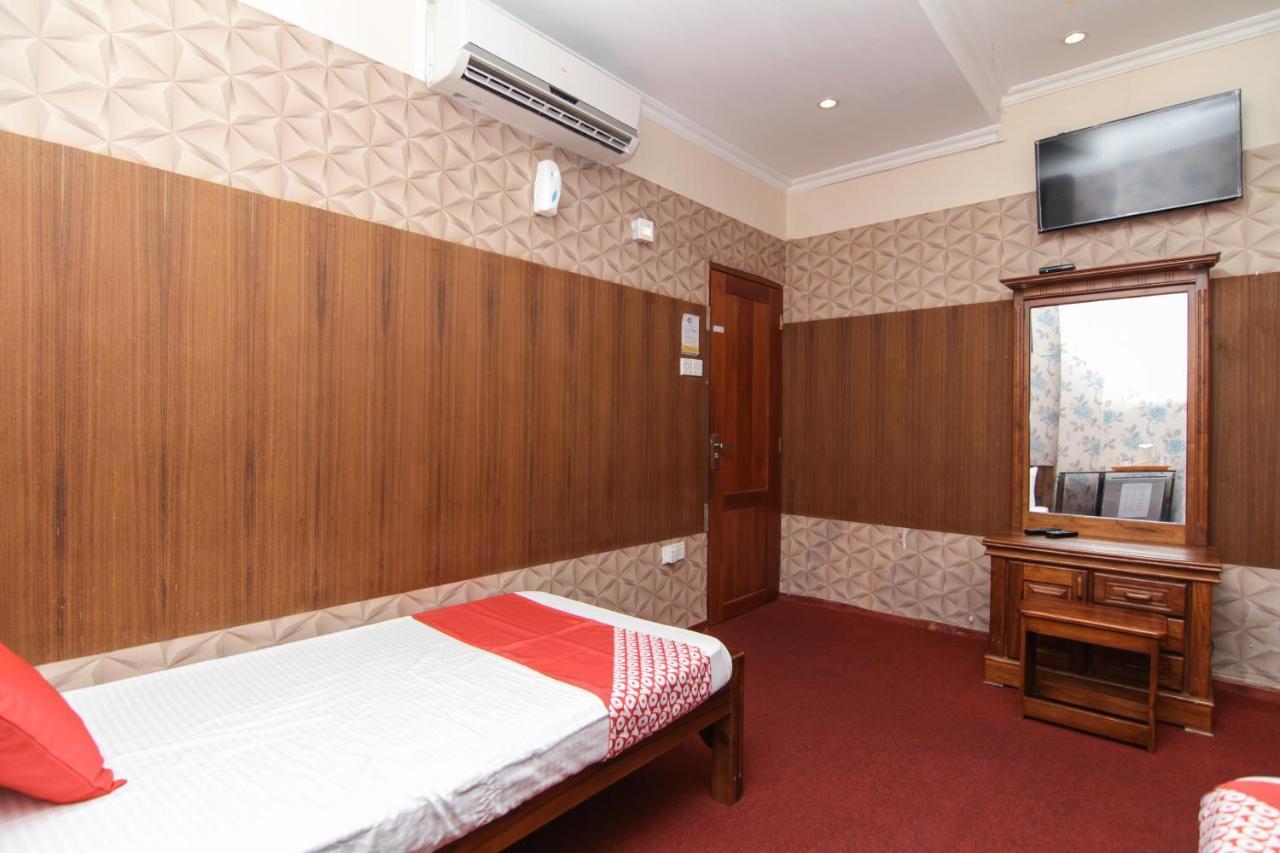 Hotel Oyo 112 Al Manaal Residency Colombo Esterno foto